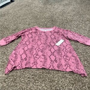 lularoe NWT cozy Kate blouse, medium